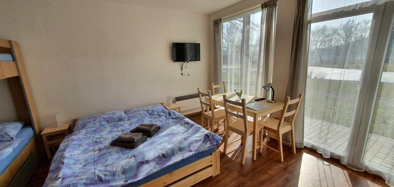 Penzion Amfik Bukovina Popovice  外观 照片