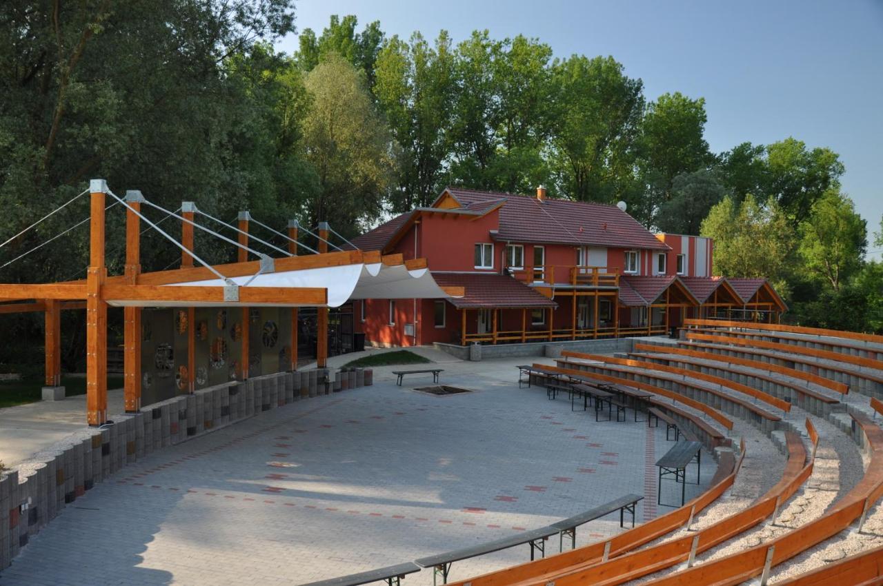 Penzion Amfik Bukovina Popovice  外观 照片