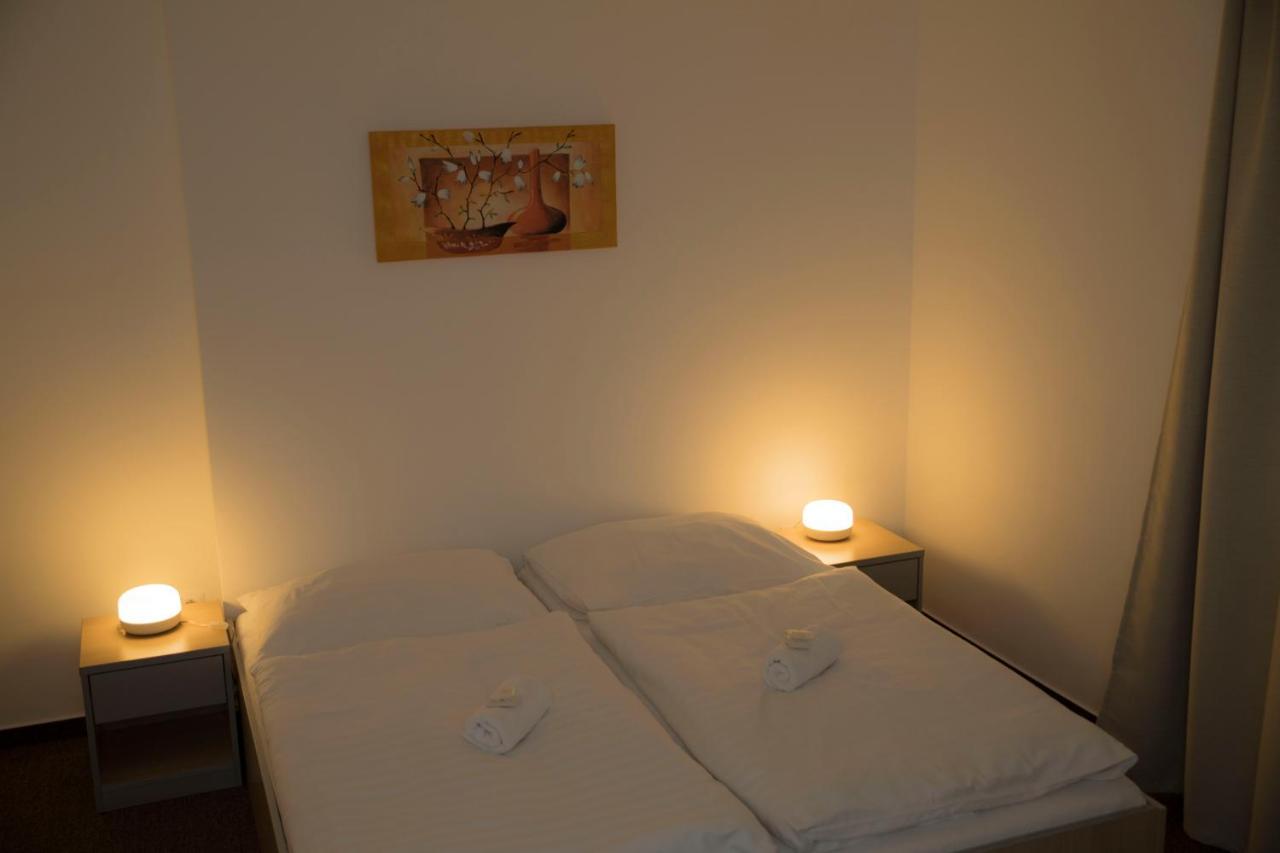 Penzion Amfik Bukovina Popovice  外观 照片